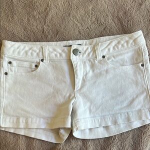 GENERRA White Jean Shorts with Folded Cuff Hem